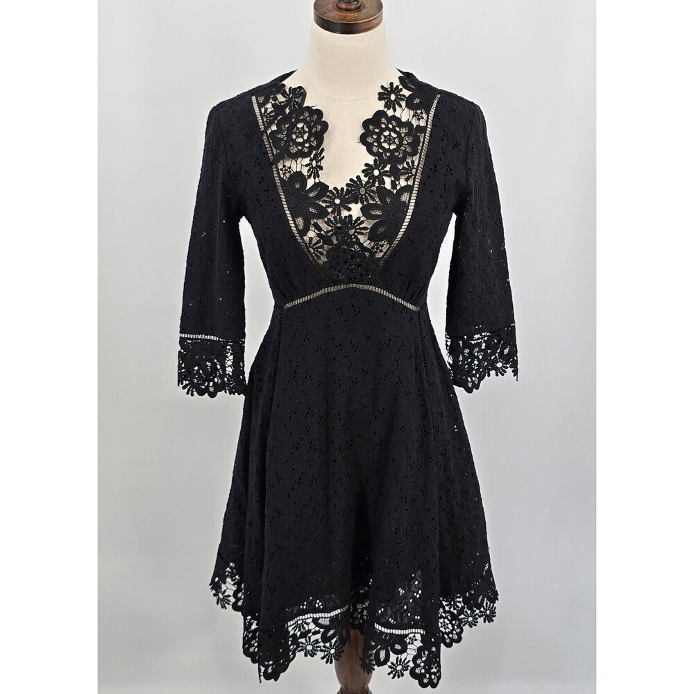 Gianni Bini Lacy Crochet Dress Women's 4 Black Eyelet Fabric - Picture 2 of 8